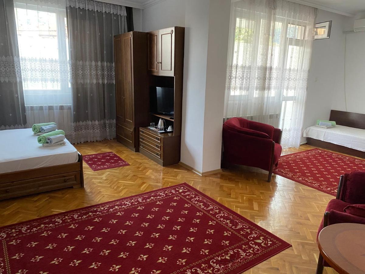 Family Hotel "May" Петрич Экстерьер фото