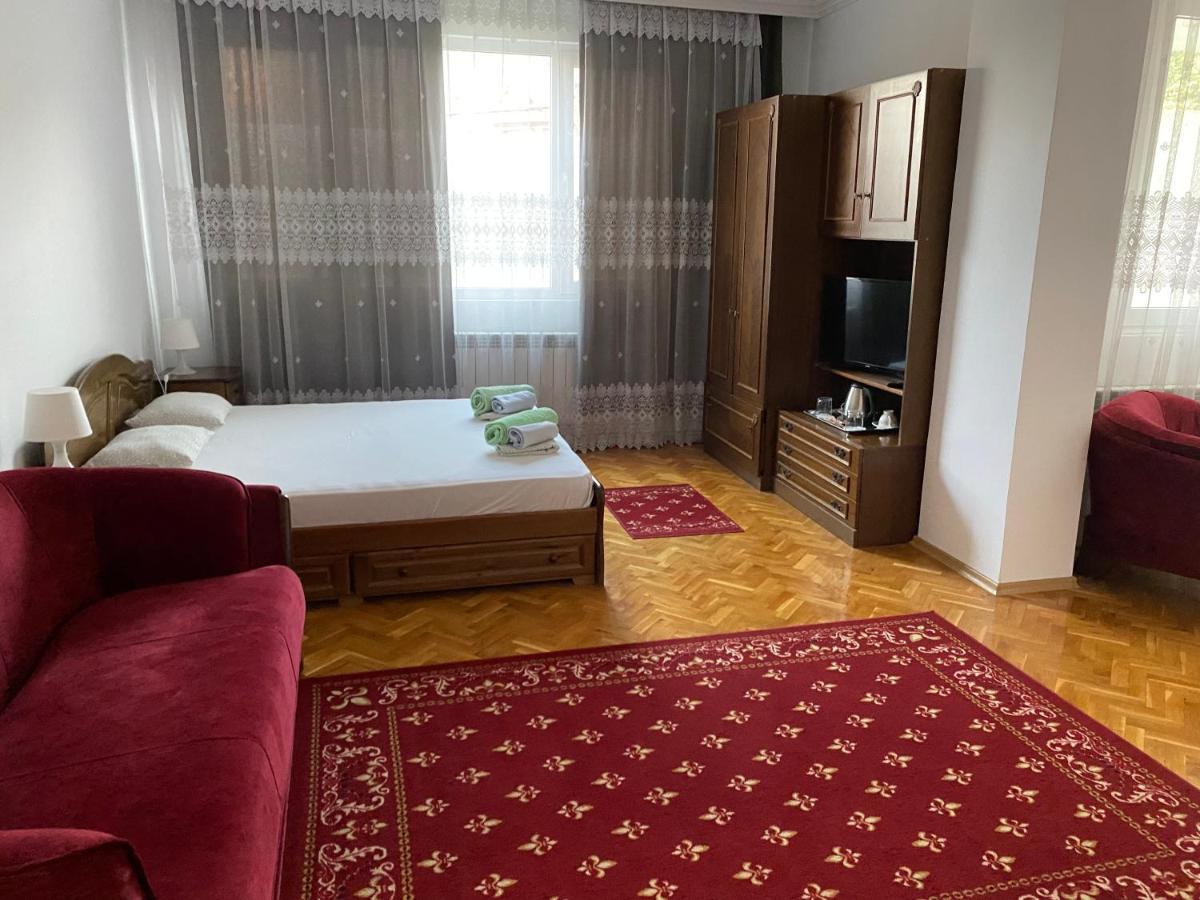 Family Hotel "May" Петрич Экстерьер фото