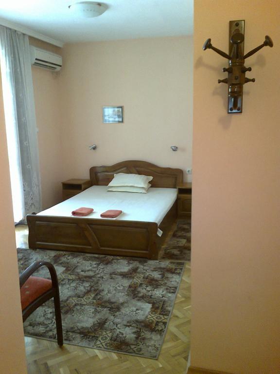 Family Hotel "May" Петрич Номер фото