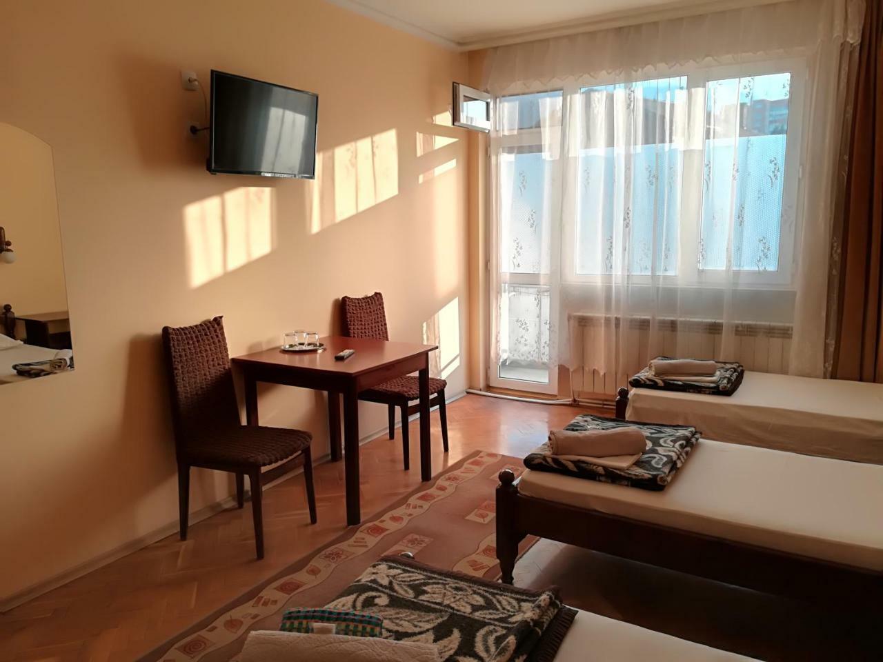 Family Hotel "May" Петрич Экстерьер фото